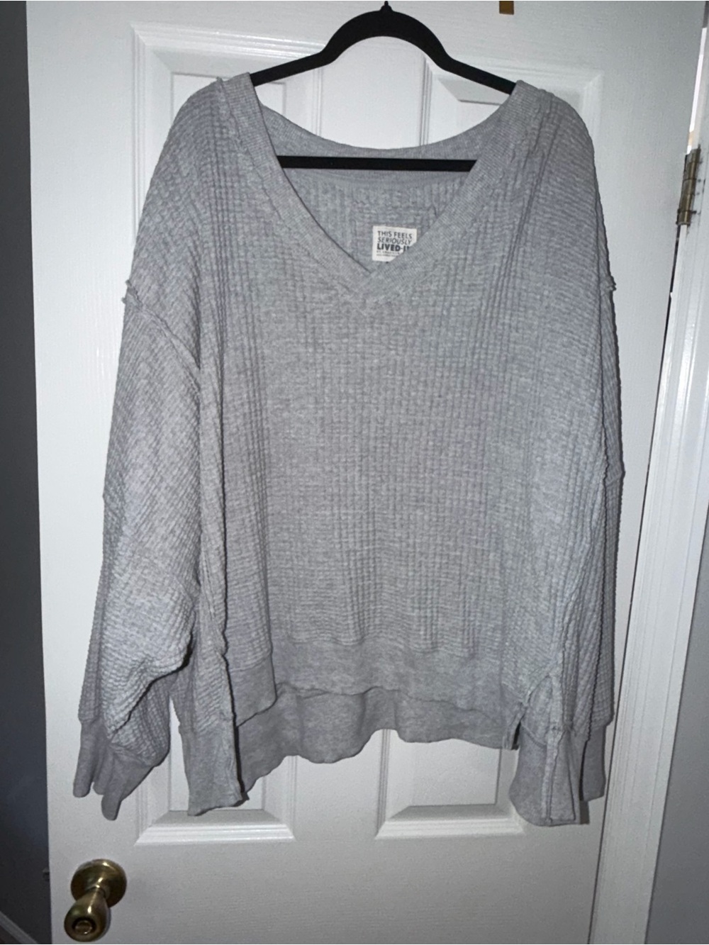 AE Light Gray V-Neck Waffle Knit Sweater